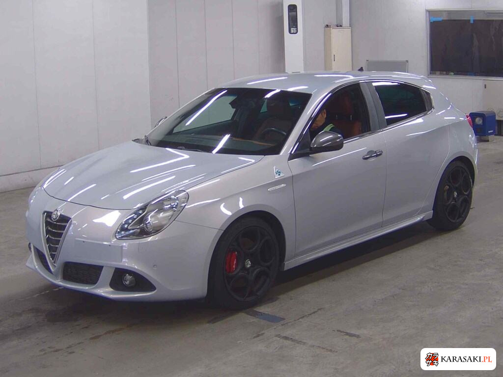 2015 Alfa Romeo Giulietta 5D Quadrifoglio Verde 3