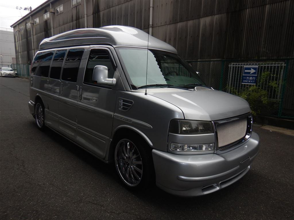 GMC Savana 2012 z aukcji japońskiej