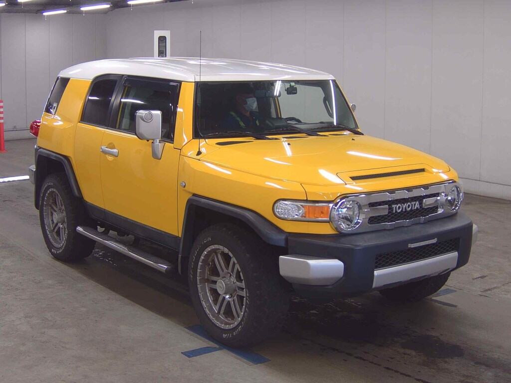 America Toyota FJ Cruiser 2010 z aukcji japońskiej