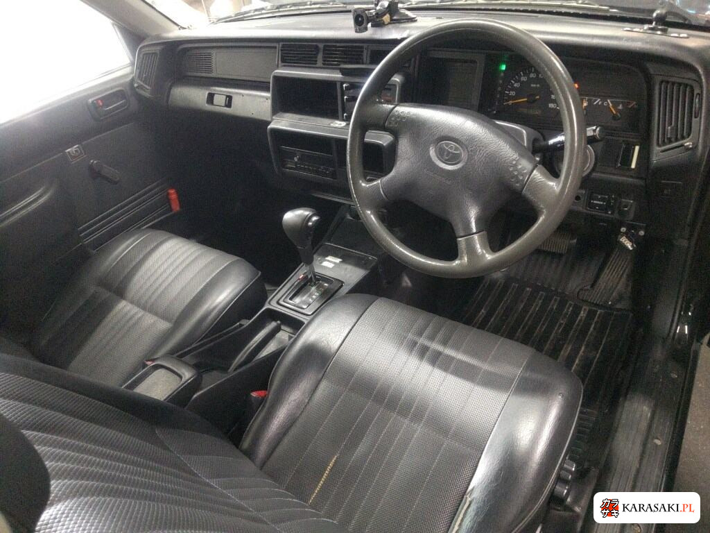 2009 Toyota Crown Comfort 5