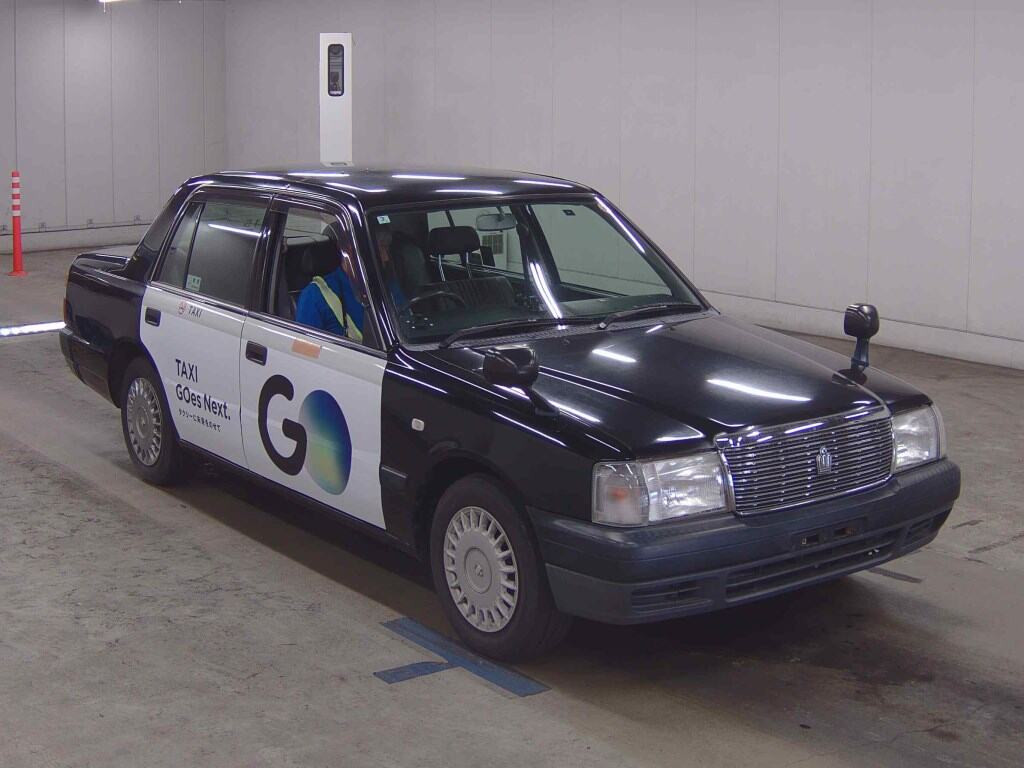Toyota Crown Comfort 2009 z aukcji japońskiej