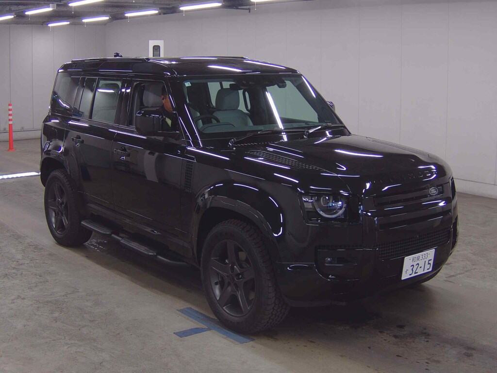 Land Rover Defender 2026 z aukcji japońskiej