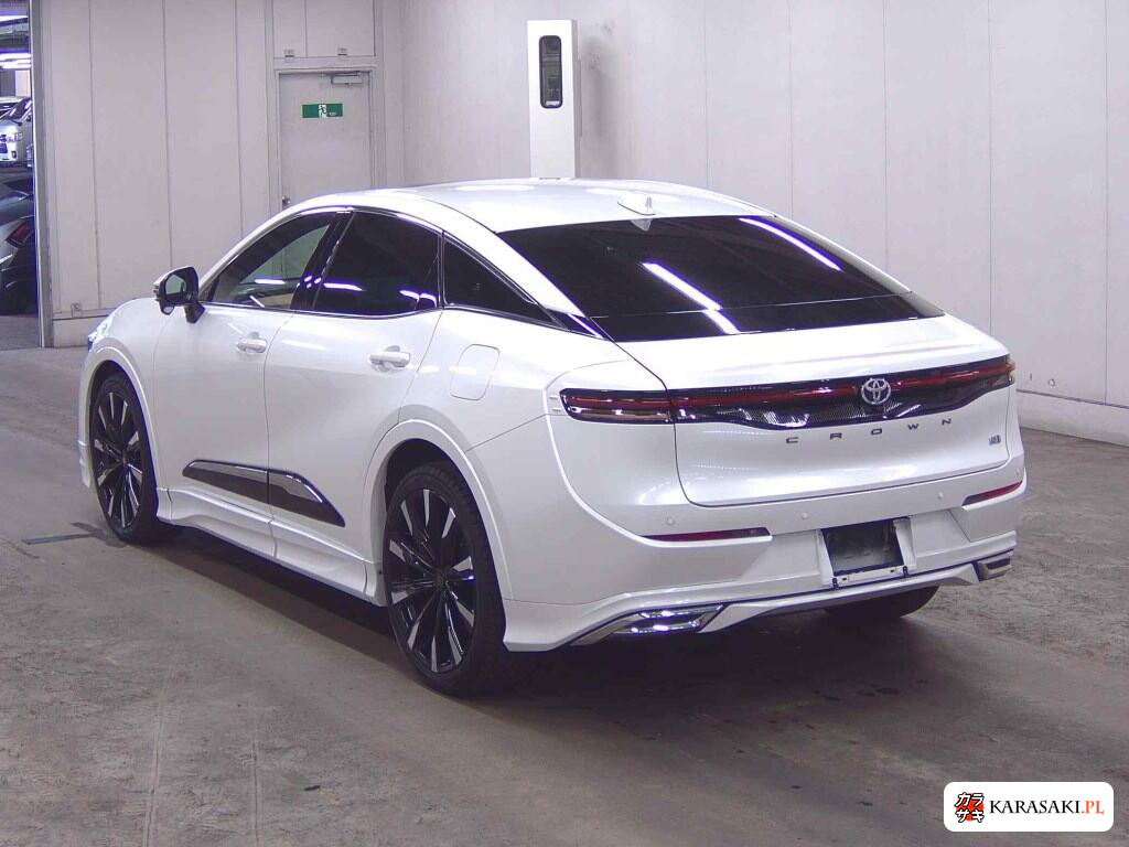 Toyota Crown Crossover 2023 z aukcji japońskiej