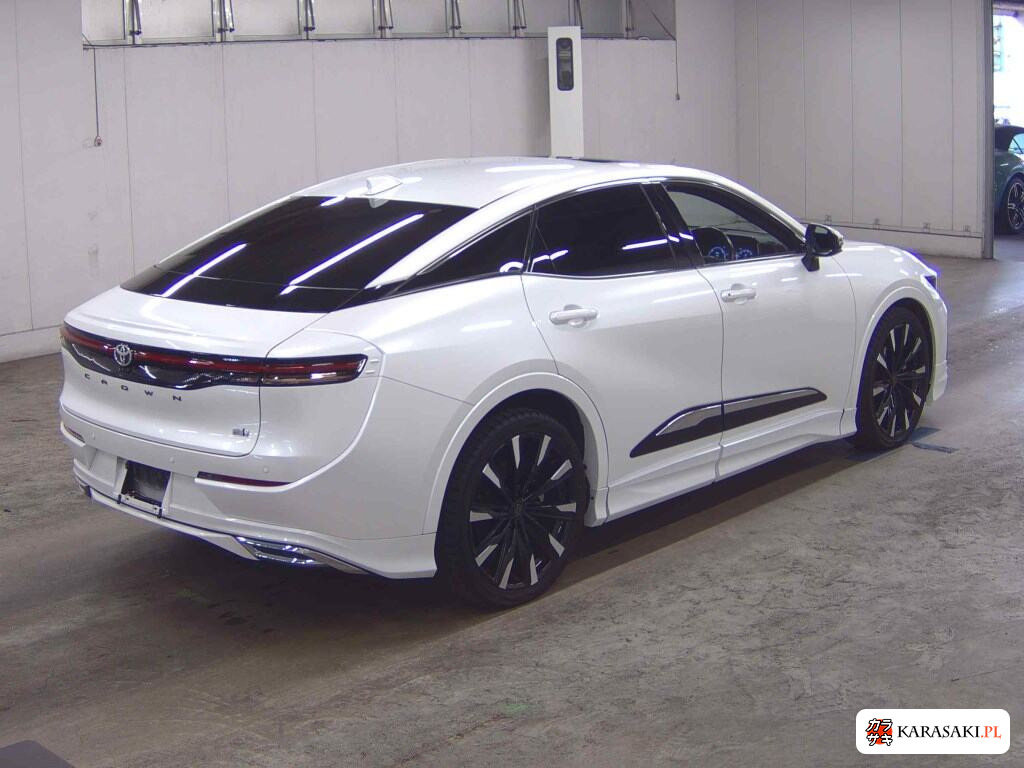 Toyota Crown Crossover 2023 z aukcji japońskiej