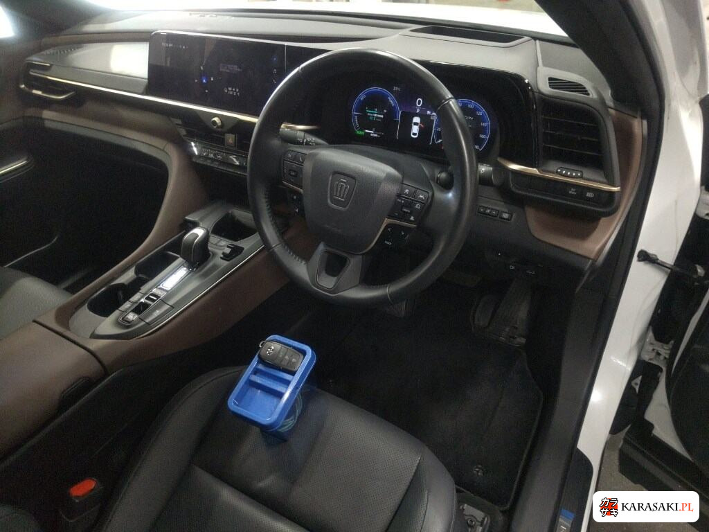 Toyota Crown Crossover 2023 z aukcji japońskiej