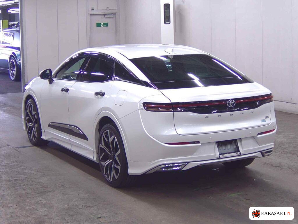 Toyota Crown Crossover 2023 z aukcji japońskiej