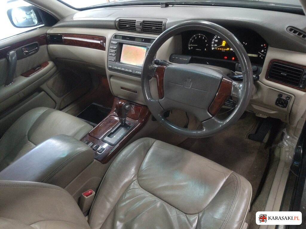 Toyota Crown 1999 z aukcji japońskiej