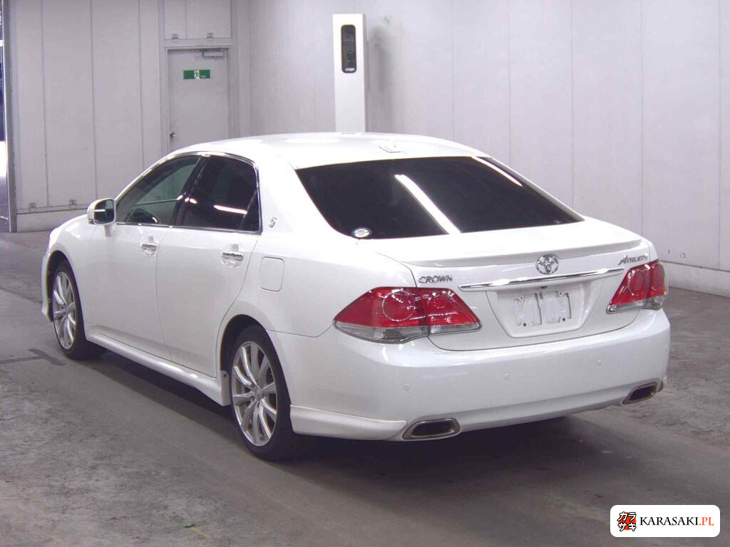 Toyota Crown 2010 z aukcji japońskiej