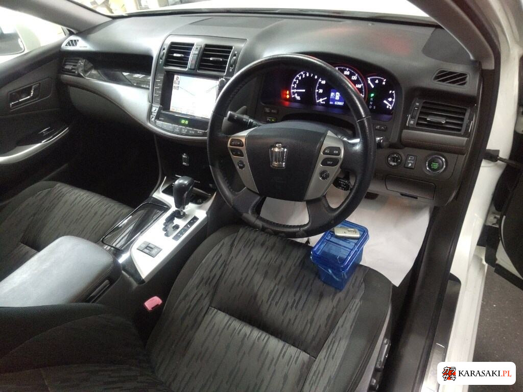 Toyota Crown 2010 z aukcji japońskiej