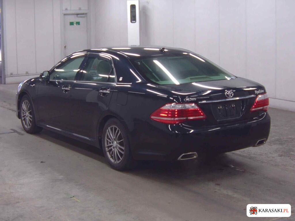 Toyota Crown 2011 z aukcji japońskiej