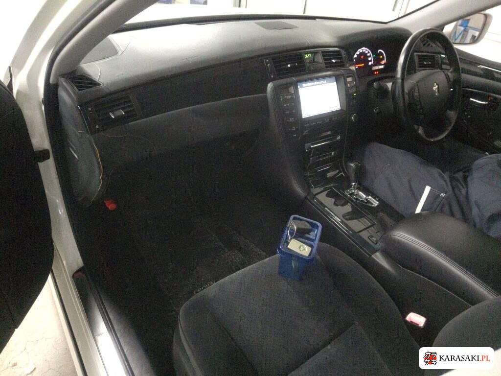 Toyota Crown 2006 z aukcji japońskiej