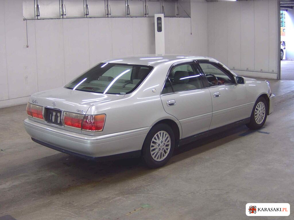 Toyota Crown 2000 z aukcji japońskiej