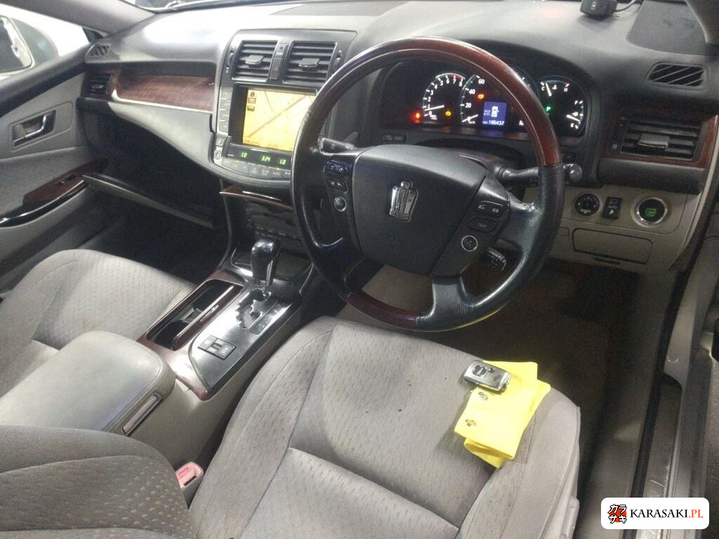 Toyota Crown 2009 z aukcji japońskiej