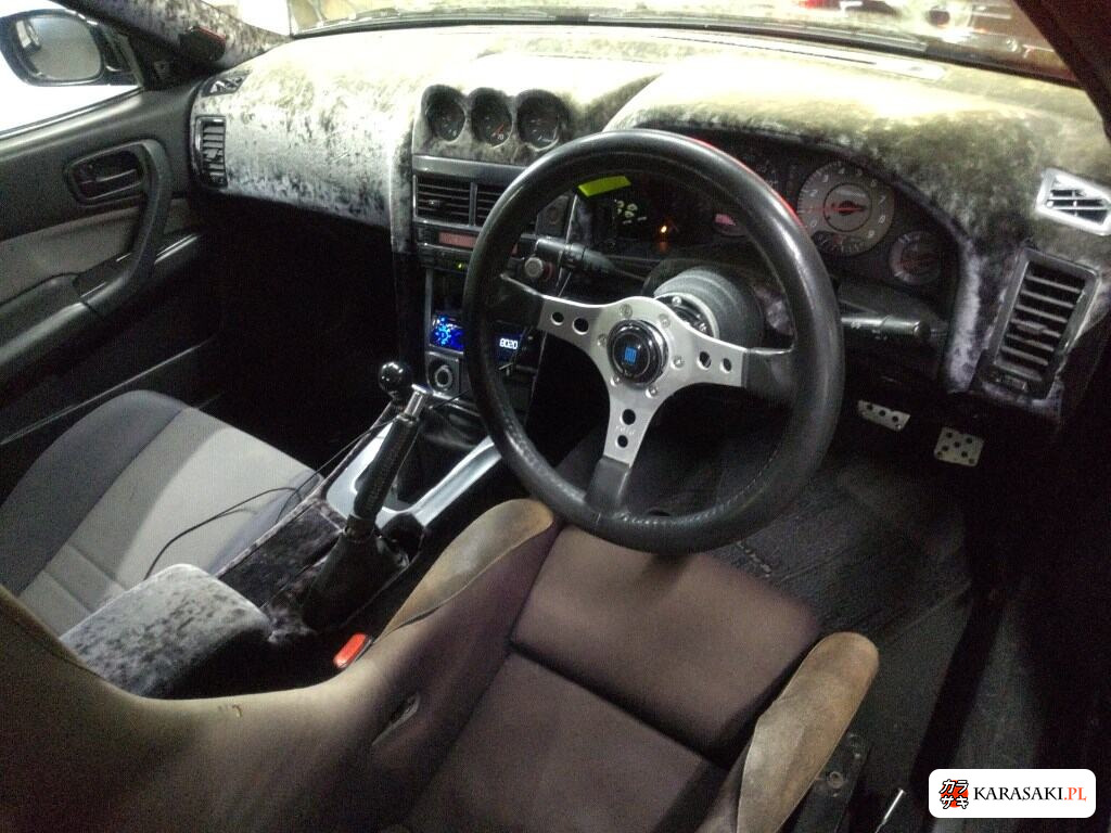 Nissan Skyline 1999 z aukcji japońskiej