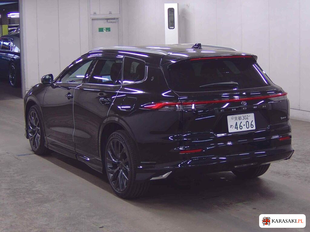 Toyota Crown Estate 2025 z aukcji japońskiej