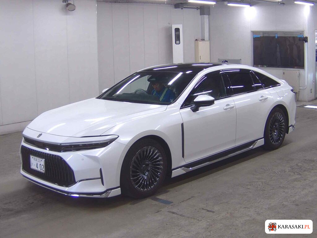 Toyota Crown 2024 z aukcji japońskiej