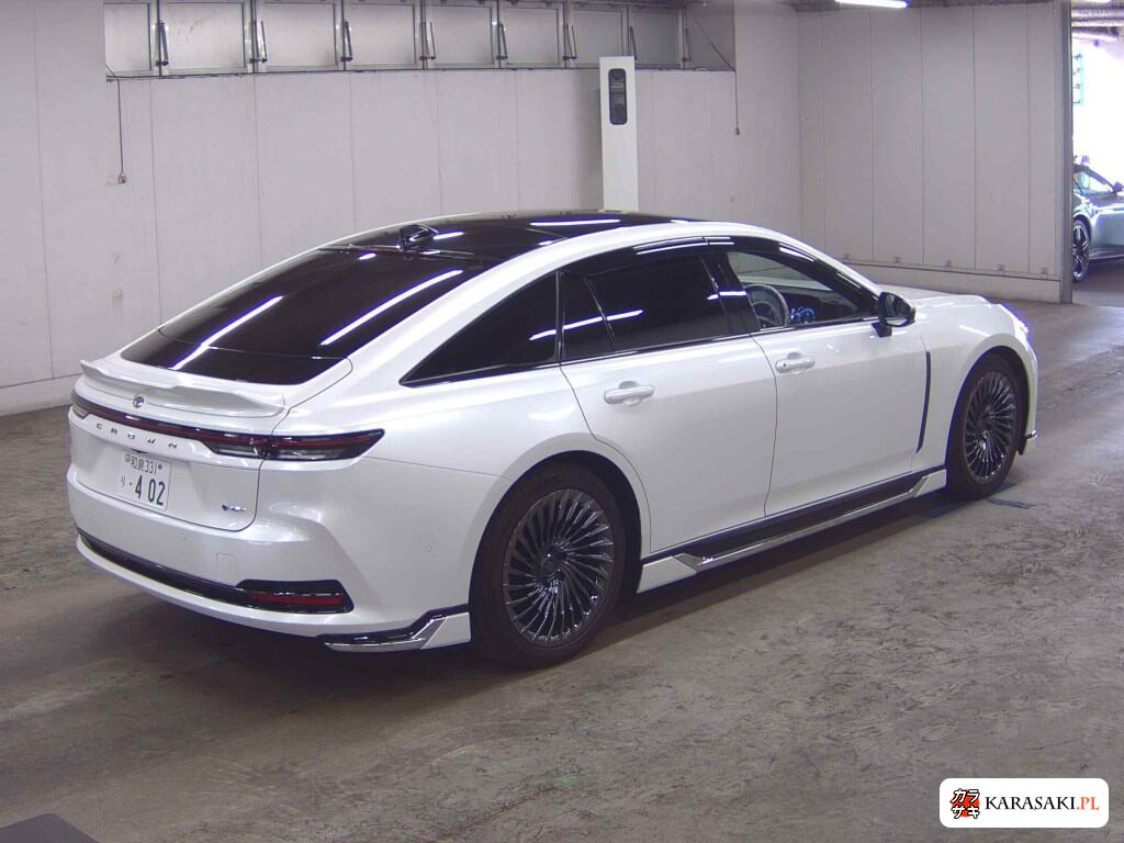 Toyota Crown 2024 z aukcji japońskiej