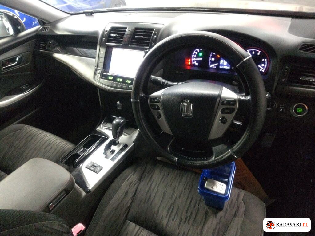 Toyota Crown 2011 z aukcji japońskiej