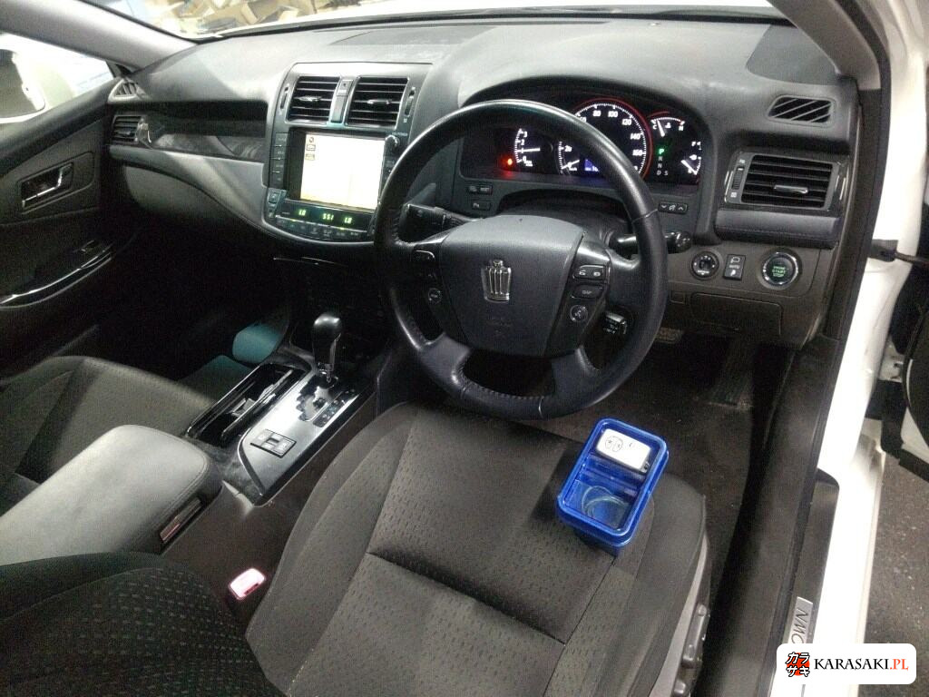 Toyota Crown 2009 z aukcji japońskiej