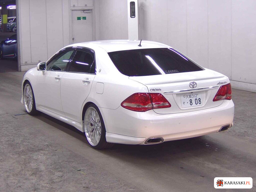 Toyota Crown 2009 z aukcji japońskiej