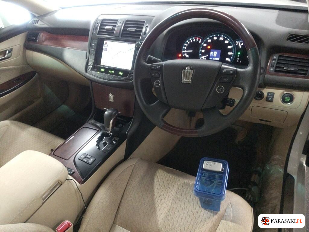 Toyota Crown 2009 z aukcji japońskiej