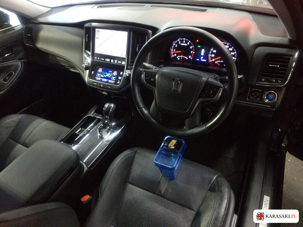 Toyota Crown 2015 z aukcji japońskiej