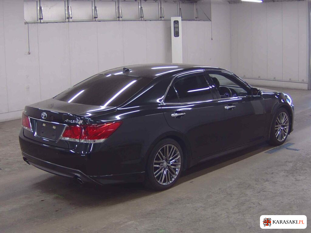 Toyota Crown 2015 z aukcji japońskiej