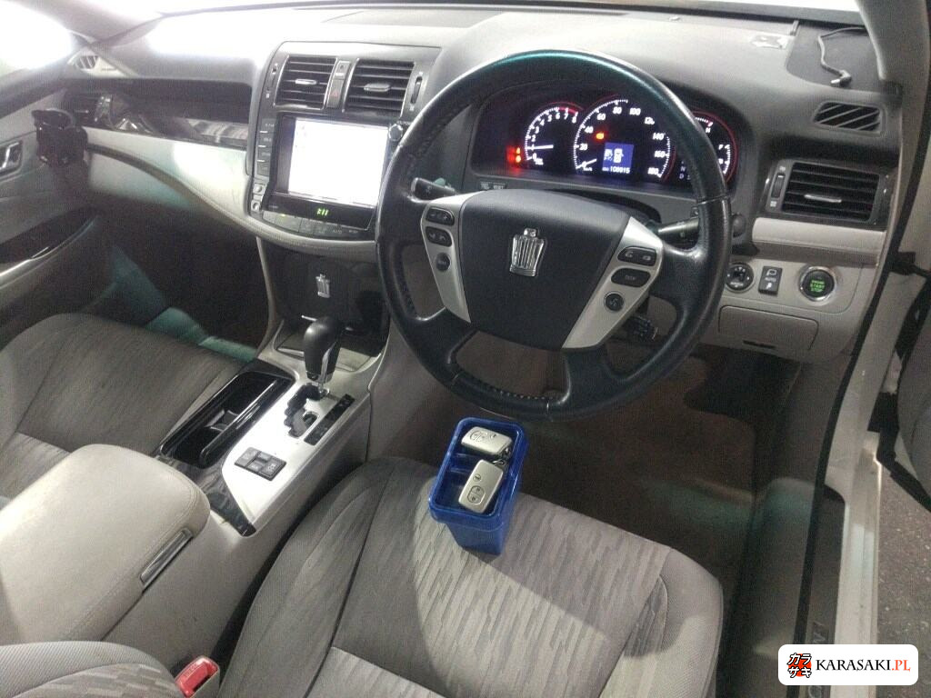 Toyota Crown 2011 z aukcji japońskiej