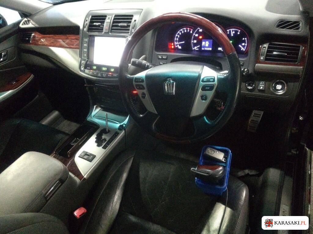 Toyota Crown 2011 z aukcji japońskiej