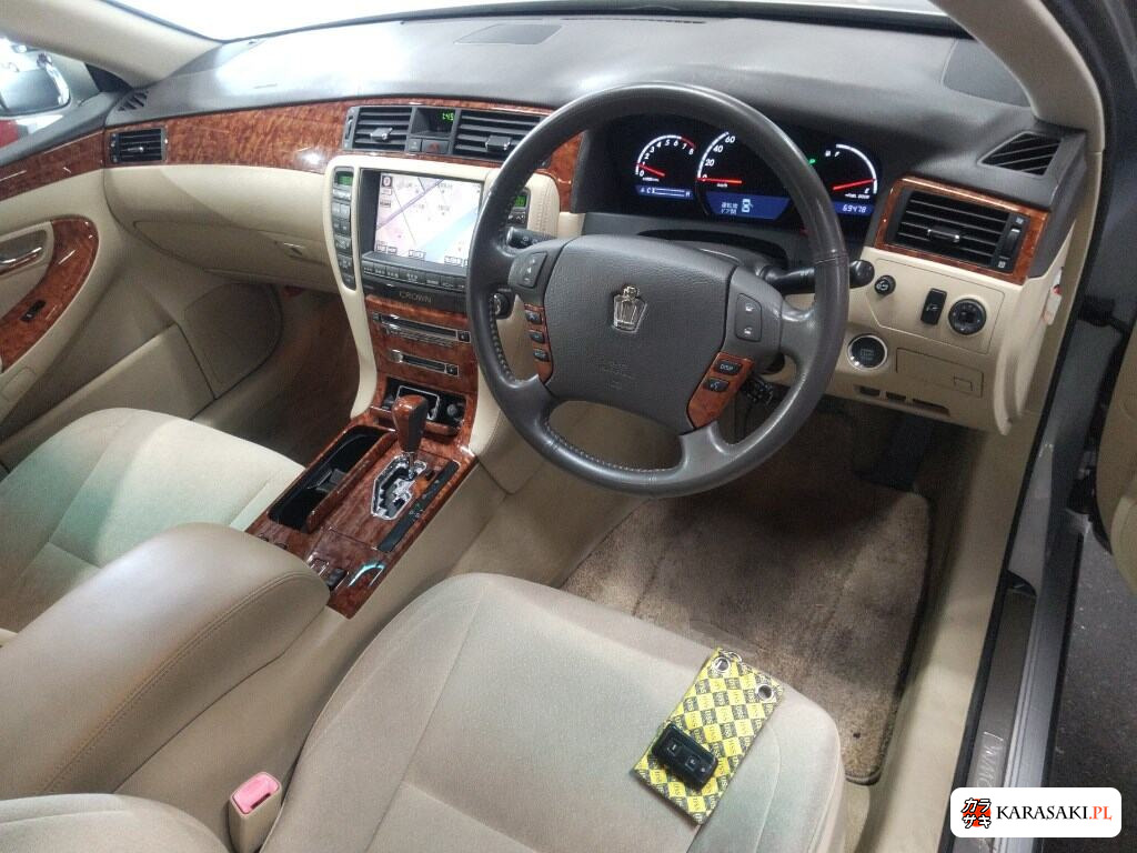 Toyota Crown 2005 z aukcji japońskiej