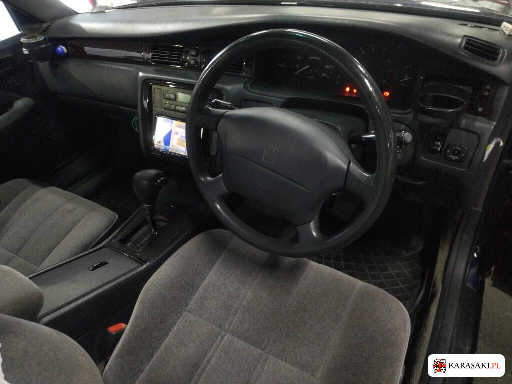Toyota Crown 1996 z aukcji japońskiej