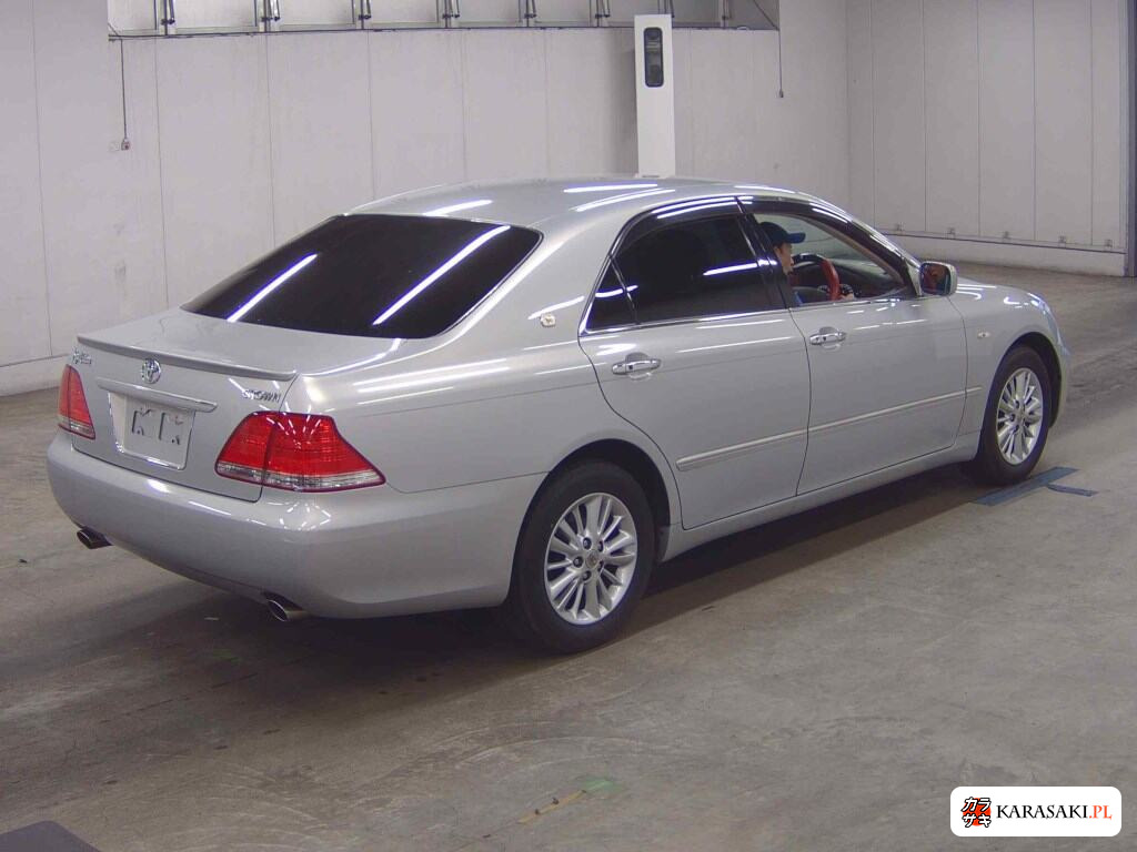 Toyota Crown 2004 z aukcji japońskiej