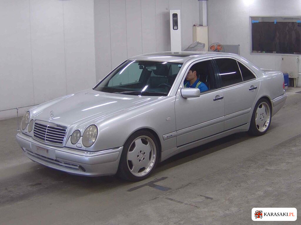 Mercedes-Benz E-Class 1996 z aukcji japońskiej