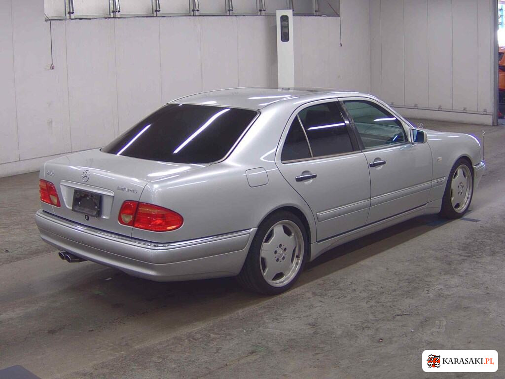 Mercedes-Benz E-Class 1996 z aukcji japońskiej