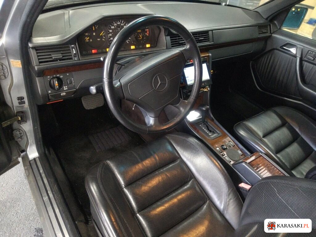 Mercedes-Benz Medium Class 1993 z aukcji japońskiej