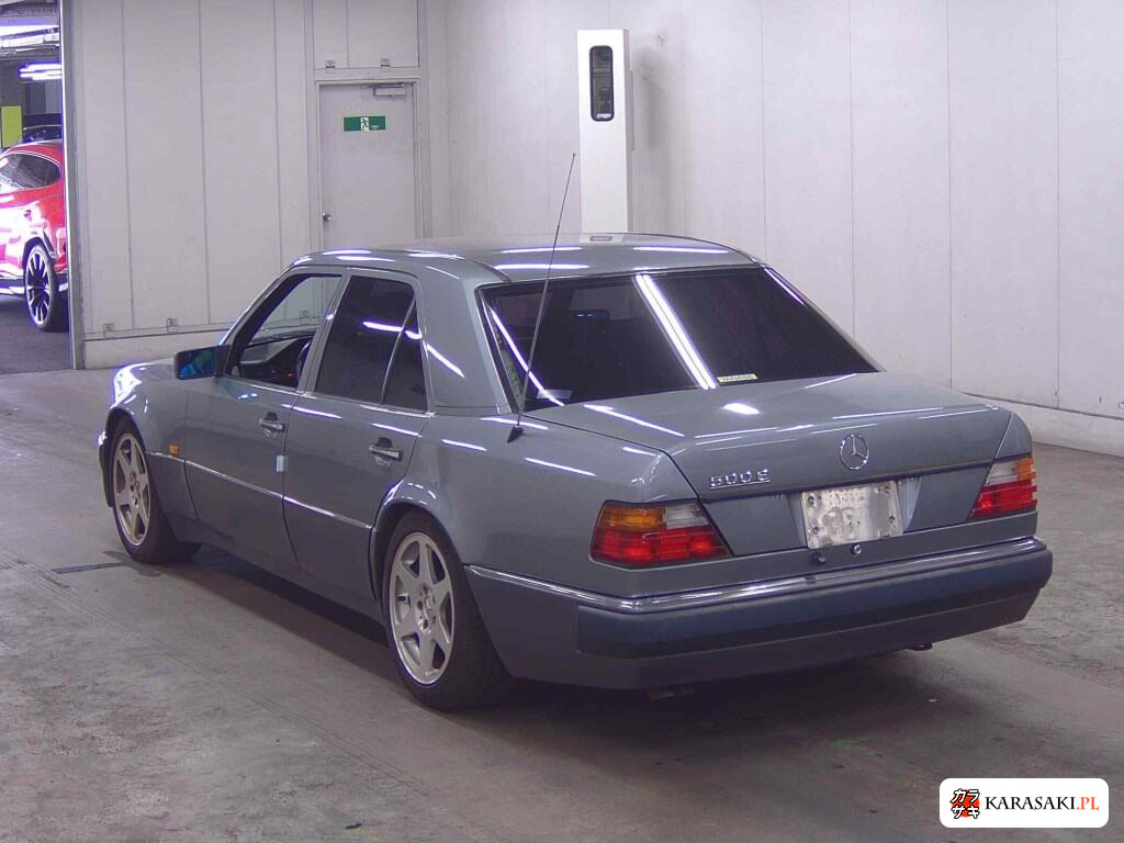 Mercedes-Benz Medium Class 1993 z aukcji japońskiej