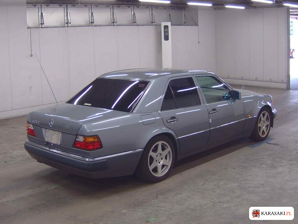 Mercedes-Benz Medium Class 1993 z aukcji japońskiej