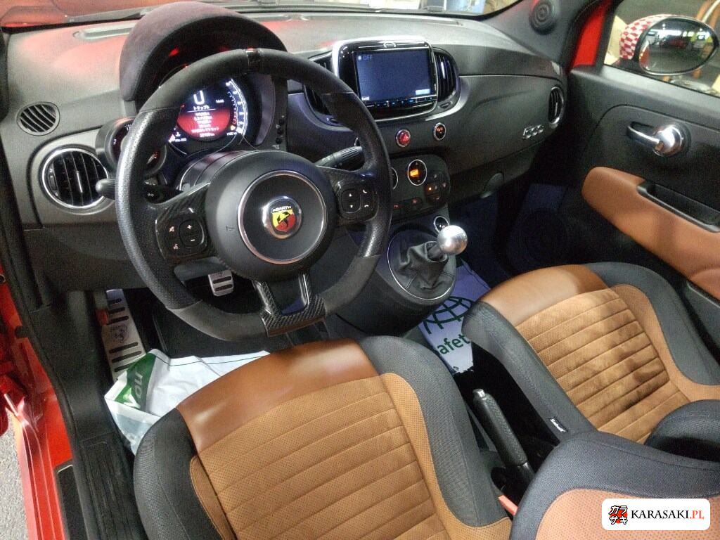 Abarth 595 2022 z aukcji japońskiej