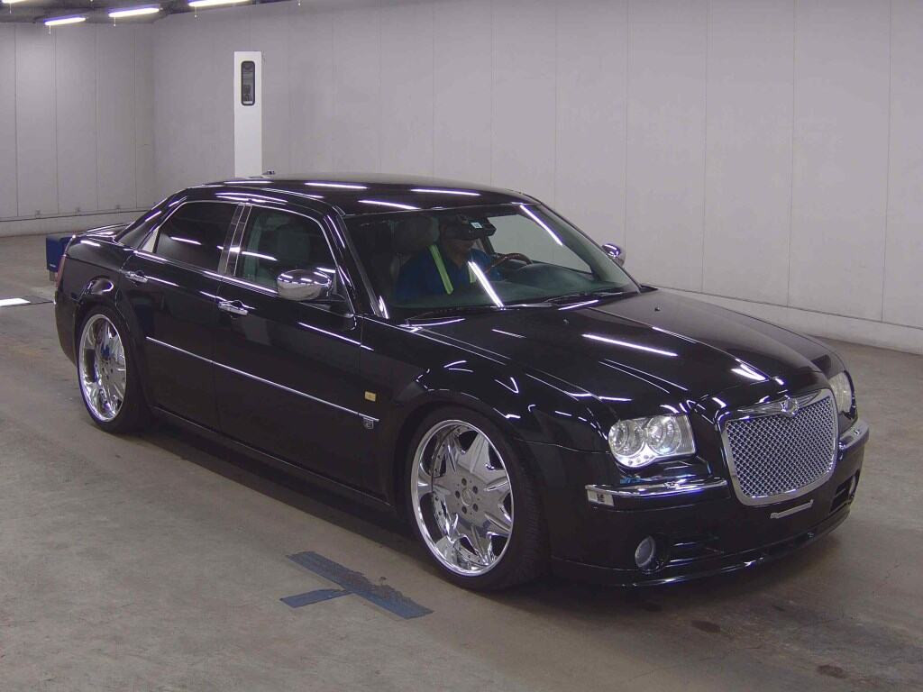 Chrysler 300C 2005 z aukcji japońskiej