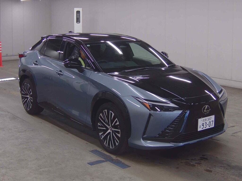 Lexus RZ 2023 z aukcji japońskiej
