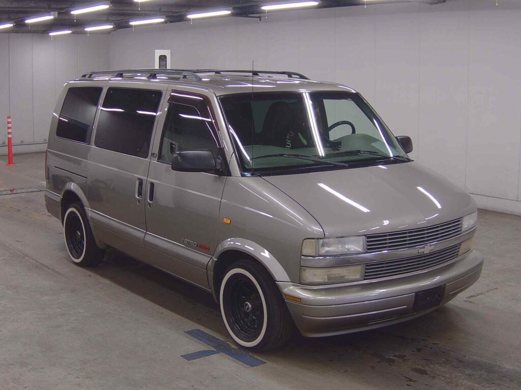Chevrolet Astro 2002 z aukcji japońskiej