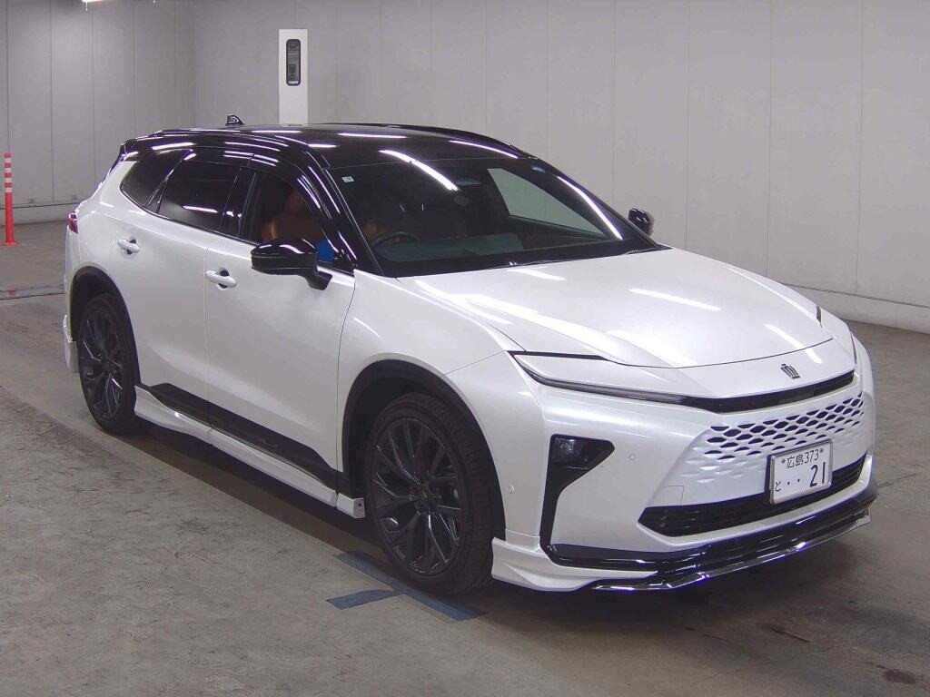 Toyota Crown Estate 2025 z aukcji japońskiej