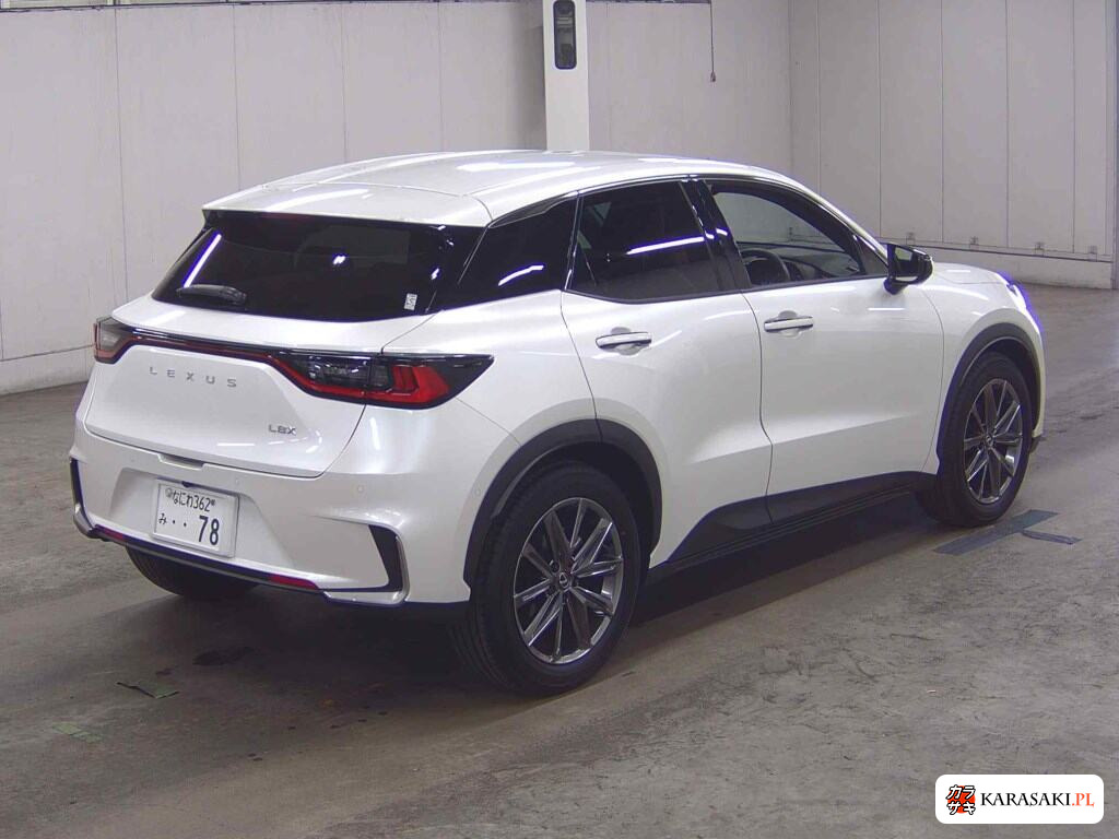 2025 Lexus LBX Relax 4