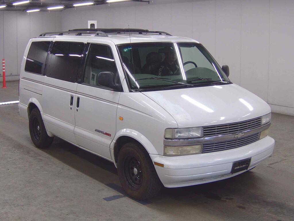Chevrolet Astro 2001 z aukcji japońskiej