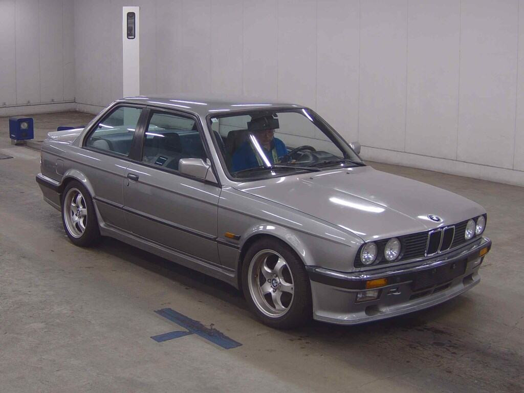 BMW 3 Series 1988 z aukcji japońskiej