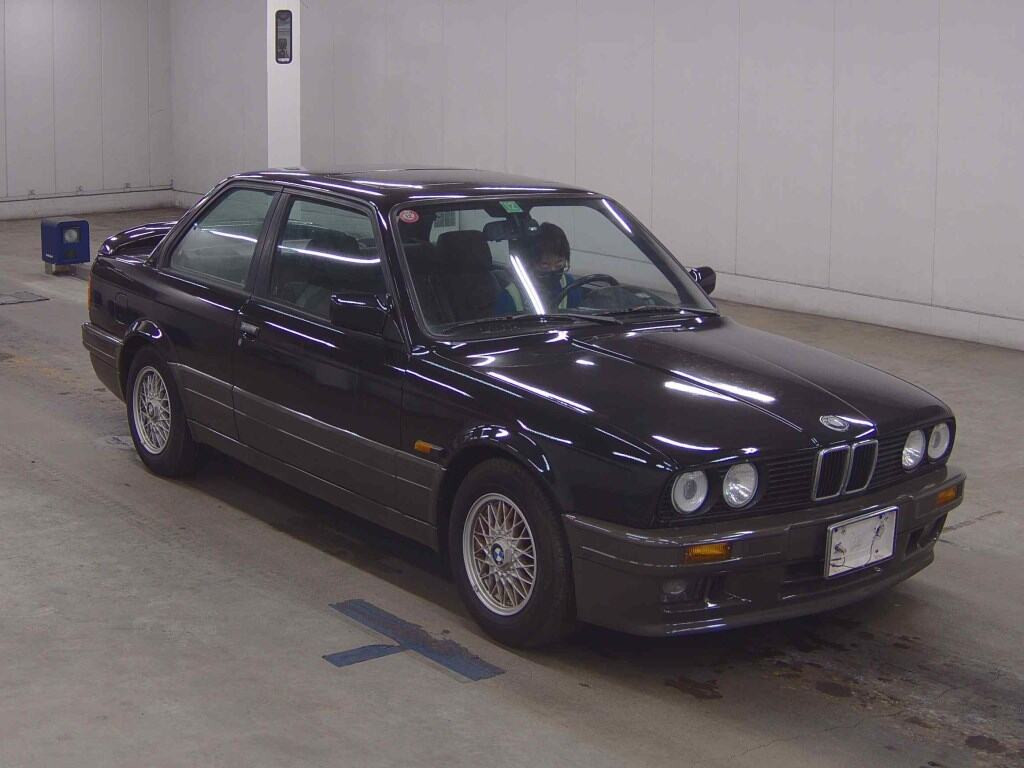 BMW 3 Series 1990 z aukcji japońskiej