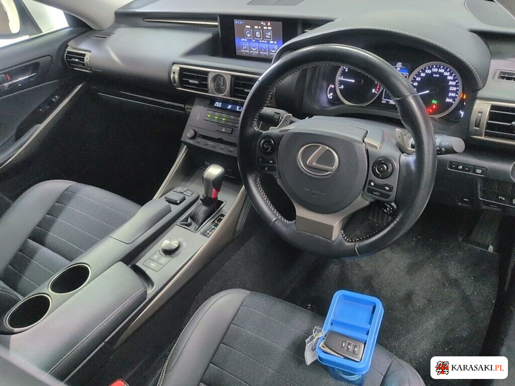 Lexus Is 2016 z aukcji japońskiej