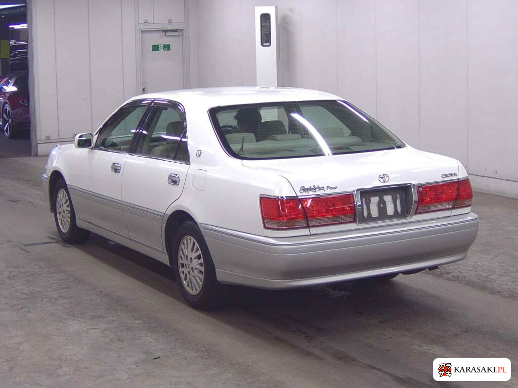 Toyota Crown 2002 z aukcji japońskiej