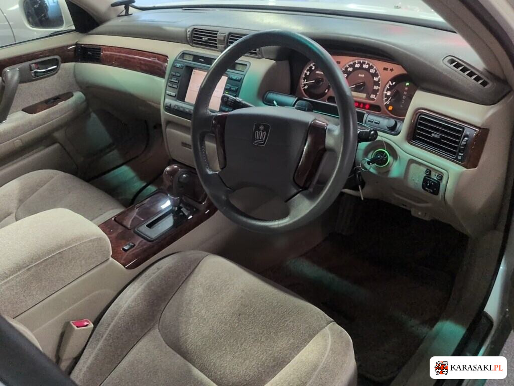 Toyota Crown 2002 z aukcji japońskiej