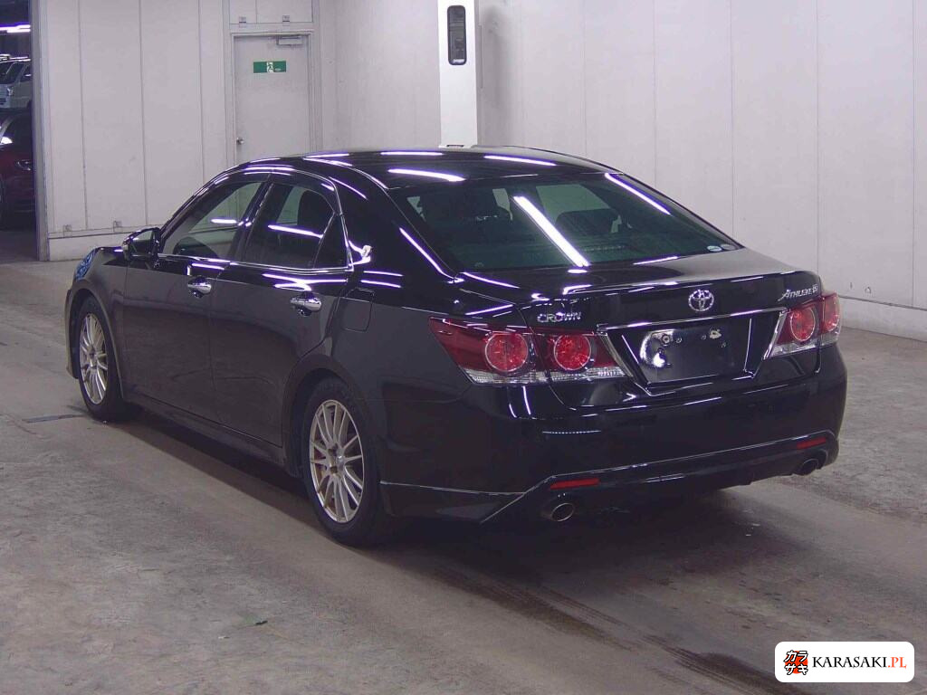 Toyota Crown 2015 z aukcji japońskiej